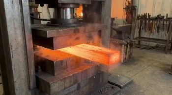 Por qué fallan tus soldaduras de forja: El poder oculto de la presión sobre el impacto