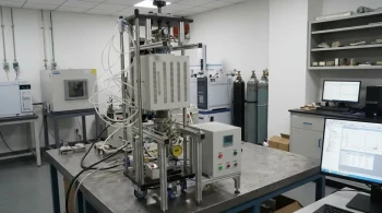 La Pressione per la Perfezione: Una Guida ai Materiali a Caldo Pressato