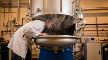 逆さコップ現象：真空炉に潜む物理学の致命的な罠