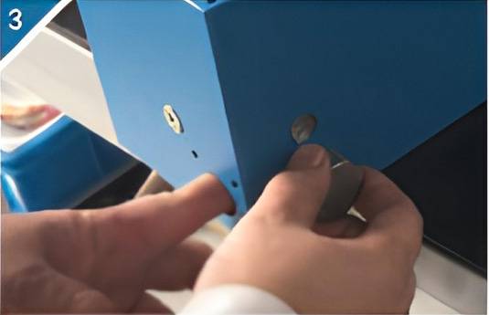 3. Remove the guide sleeve.