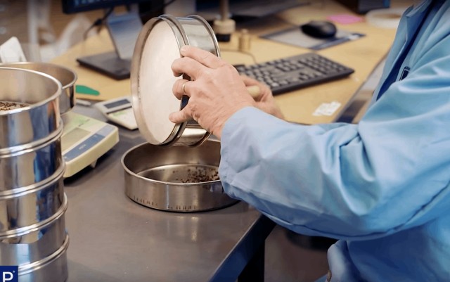 The Scientific Principle of Sieving: Understanding Particle Size Distribution and Laboratory Test Sieves