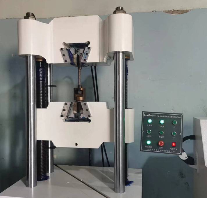 Универсальная машина для испытания материалов