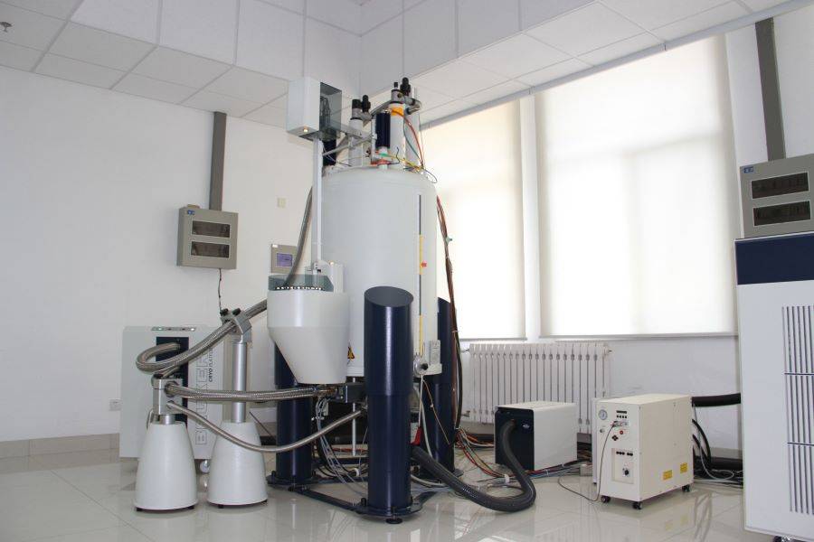 Nuclear Magnetic Resonance Spectrometer (NMR)
