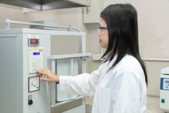 探索箱式炉在工业和实验室中的应用