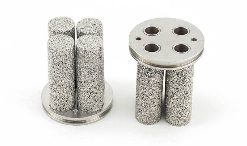 Metal sintered porous materials