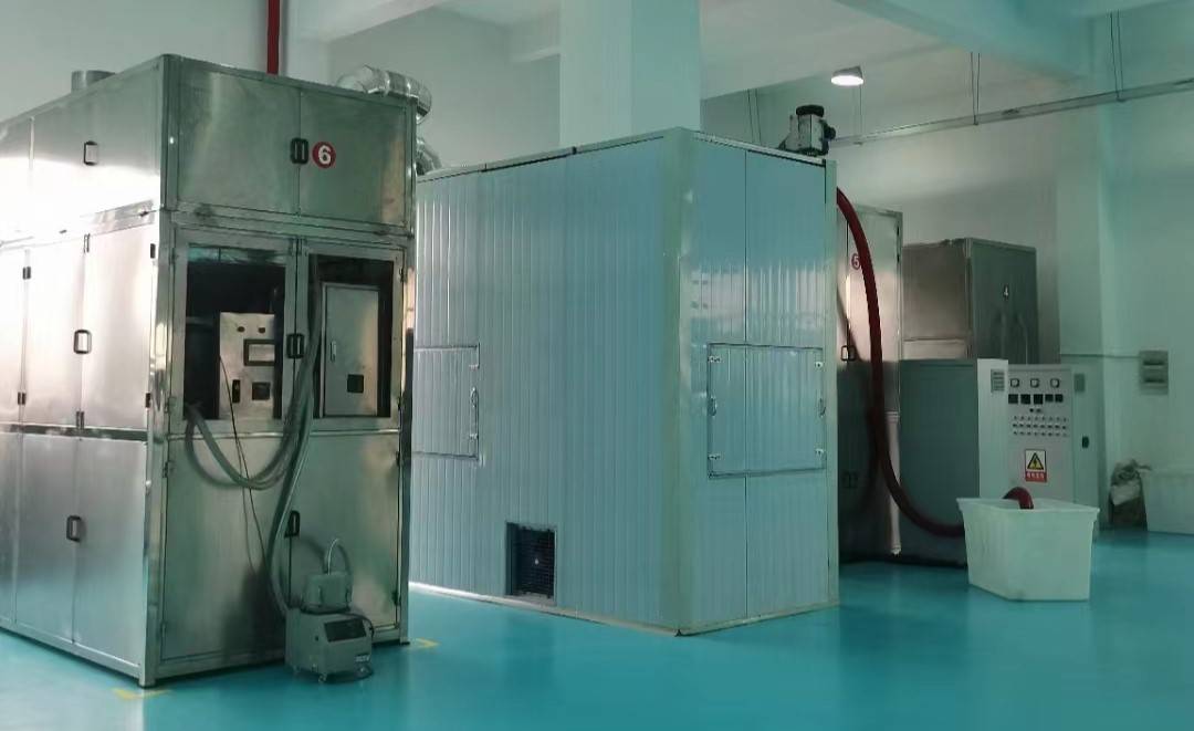 低温粉砕機