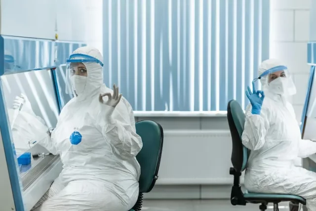 Congelatori ULT verticali e congelatori ULT a petto:Come scegliere la configurazione giusta per il vostro laboratorio