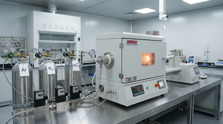 Quali gas vengono utilizzati nella deposizione chimica da fase vapore? Scegliere i precursori giusti per il vostro film sottile