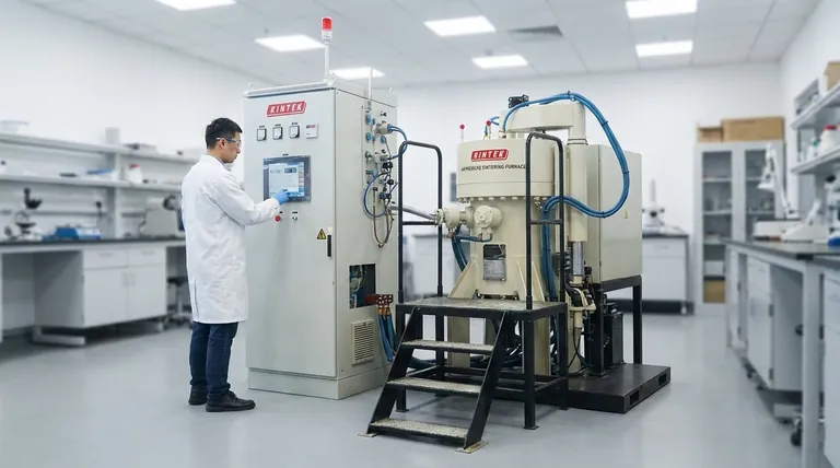 كيف يعمل فرن التلبيد؟ تحقيق قوة وكثافة فائقة للمواد