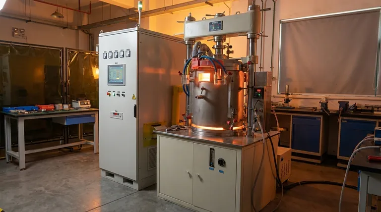 ما هي عملية التلبيد بالضغط؟ تحقيق كثافة وقوة فائقتين للأجزاء عالية الأداء