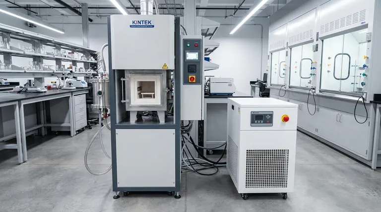 Cos'è il processo di sinterizzazione senza pressione? Ottenere una densità uniforme per parti complesse