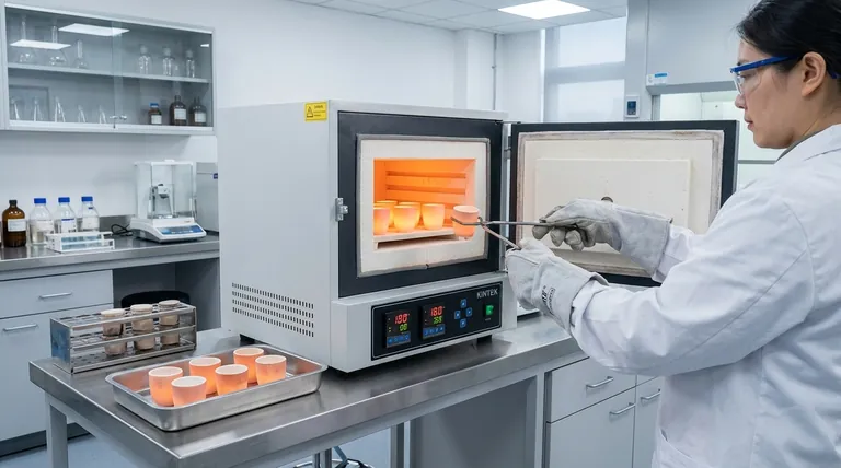 ¿Cuáles son las ventajas de la calcinación en seco sobre la calcinación en húmedo? Optimice la preparación de muestras de su laboratorio