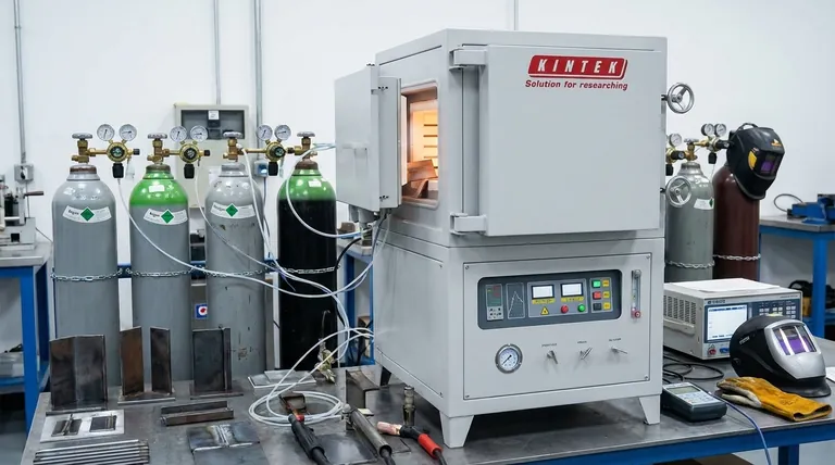 Cos'è l'atmosfera inerte nella saldatura? Ottieni saldature pulite e robuste con uno scudo di gas protettivo