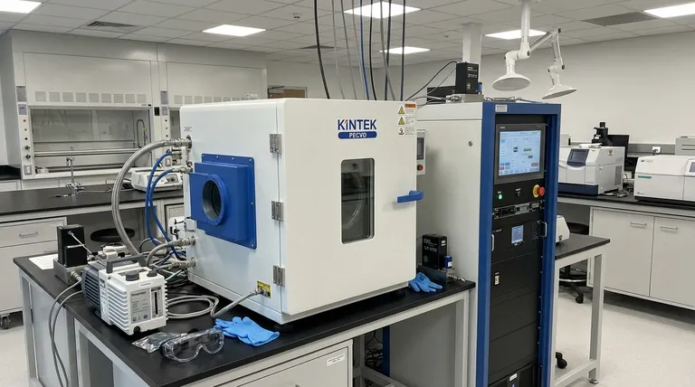 ما هو الضغط المناسب لطلاء الرش بالبصق (Sputter Coating)؟ إتقان نطاق 1-100 ملي تور (mTorr) للحصول على أغشية مثالية