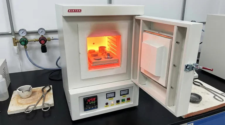 烧结的温度和保持时间是多少?掌握变量以获得最佳结果