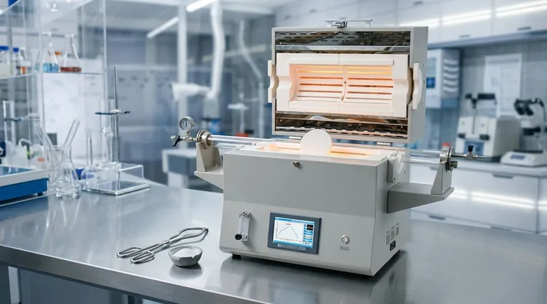 Perché la sinterizzazione è necessaria per la lavorazione della ceramica? Trasformare la polvere in componenti ad alte prestazioni