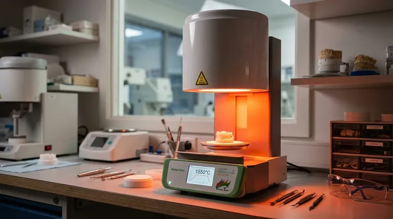 ما هي درجة الحرارة التي يتم بها حرق الزركونيا؟ أتقن دورة التلبيد للحصول على أقصى قوة وجمالية