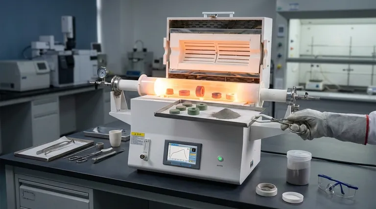 Was ist der Zweck des Sinterns in der Pulvermetallurgie? Pulver in hochfeste Teile umwandeln