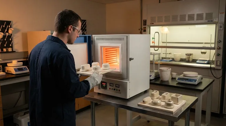 Por que a sinterização é importante no processamento cerâmico? Obtenha Peças Cerâmicas Densas e de Alto Desempenho