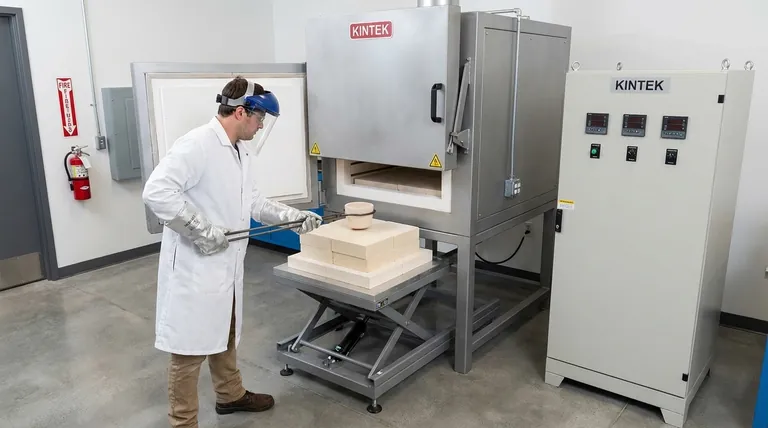 Qual è la precauzione per il forno? Passaggi essenziali di sicurezza per proteggere gli operatori e le attrezzature