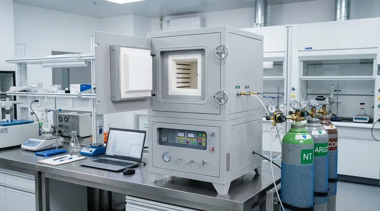 Qu'est-ce qui fournit une atmosphère inerte ? Atteignez la sécurité et la pureté avec l'azote, l'argon ou le CO2