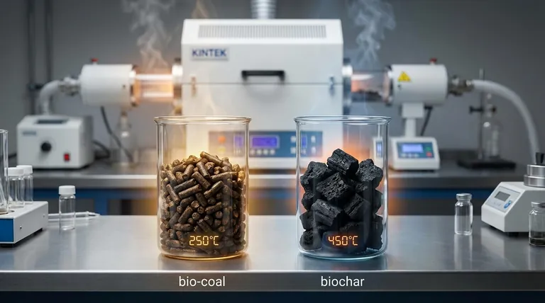 Qual a diferença entre torrefação e pirólise lenta? Escolha o Processo de Biomassa Certo para o Seu Objetivo