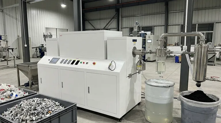 Qual è il processo di conversione tramite pirolisi? Trasforma i rifiuti in risorse preziose con KINTEK