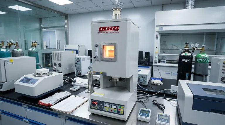 Qual é a temperatura de operação de um forno tipo batelada? De 200°C a 3000°C para o Seu Processo Específico