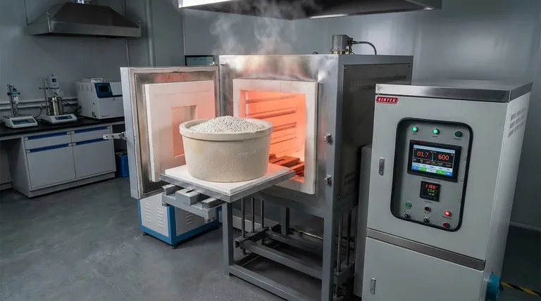 ¿Cuál es el efecto de la calcinación? Desbloquee la transformación de materiales para procesos industriales