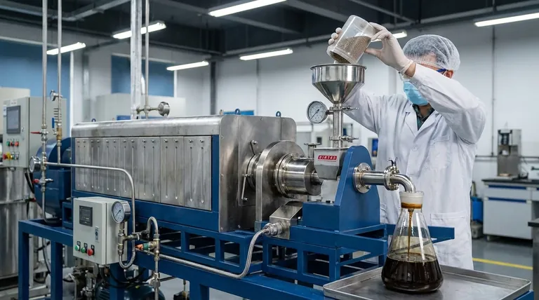 Qual é o uso do catalisador no processo de pirólise? Obtenha Precisão e Controle para um Óleo de Maior Qualidade