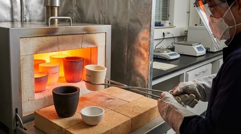 セラミックるつぼが耐えられる熱量はどれくらいですか?材料別の耐熱温度ガイド