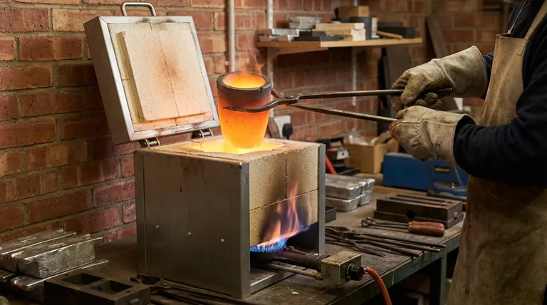 도가니로(Crucible Furnace)에 대한 짧은 설명은 무엇인가요? 실험실 및 장인을 위한 간단하고 제어된 용융 안내서