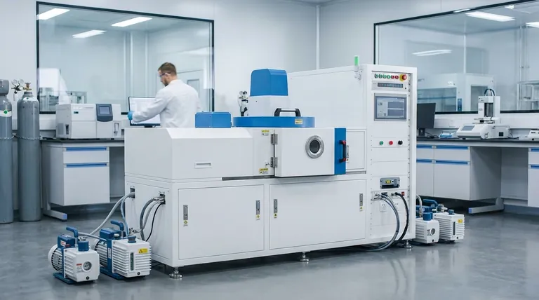 كيف تُصنع الأغشية الرقيقة؟ دليل لأساليب الترسيب الكيميائي والفيزيائي