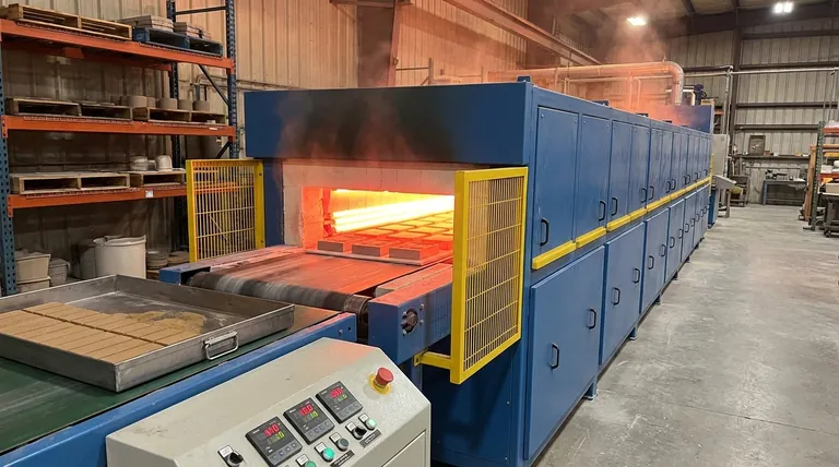 O que é o processo de sinterização em fornos? Transforme Pó em Componentes Densos e de Alta Resistência