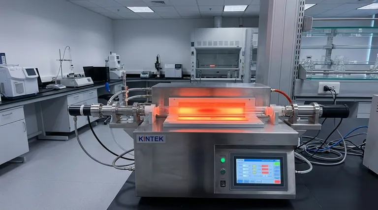 薄膜堆積に真空が必要なのはなぜですか?コーティングプロセスの純度と均一性を確保するため