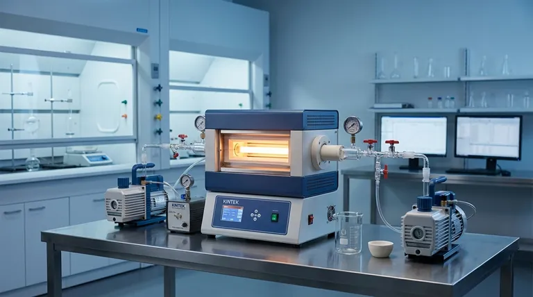 Por que usamos vácuo na evaporação? Desvende a Precisão e a Pureza em Seus Processos de Laboratório