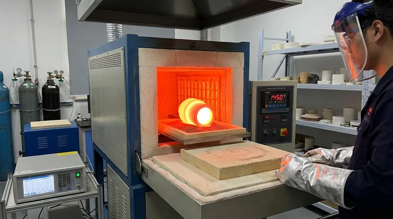 Qual é a temperatura de sinterização da cerâmica? Domine o Calor para Cerâmicas Fortes e Densas