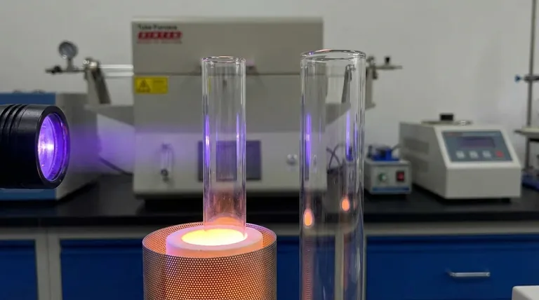 Quelle est la différence entre un tube en quartz et un tube en verre ? Choisissez le bon matériau pour les conditions extrêmes