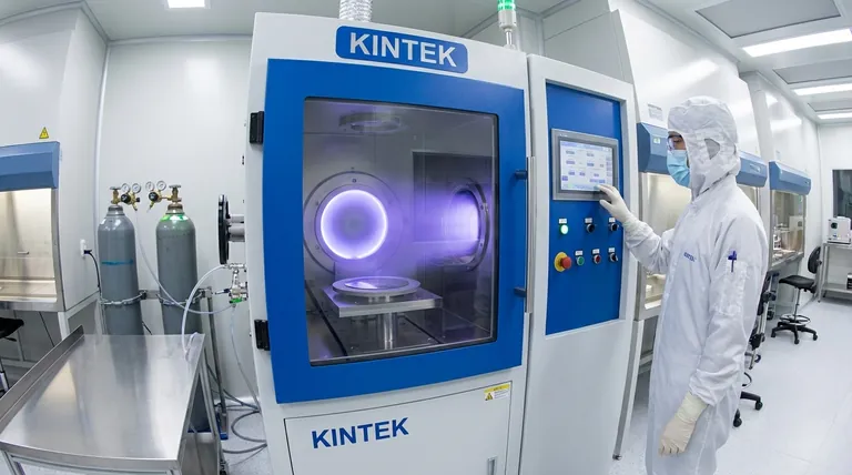 Qual é o processo de deposição por pulverização catódica? Um guia passo a passo para revestimento de filme fino