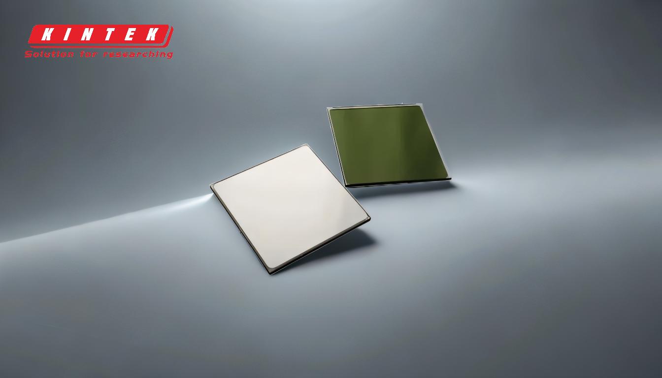Quali sono i migliori materiali per il rivestimento del vetro?Scoprite i metalli, le ceramiche e i polimeri per prestazioni superiori