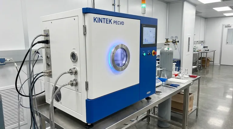 ¿Cómo afecta la presión del gas de pulverización catódica a la calidad y la tasa de la película? Domine la compensación para obtener resultados óptimos