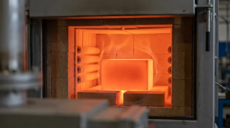 لماذا يستطيع الجرافيت تحمل الحرارة؟ كشف استقراره الحراري الفائق لمختبرك