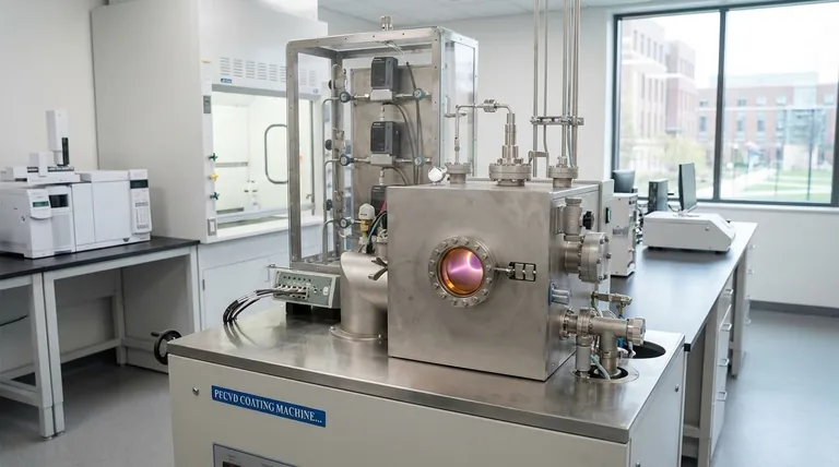 ¿Cuál es el beneficio del PECVD? Lograr una deposición de película delgada superior a baja temperatura