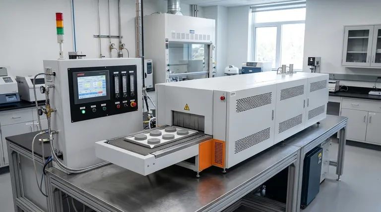 ¿Qué es la sinterización convencional? Transformar el polvo en materiales densos y de alta resistencia