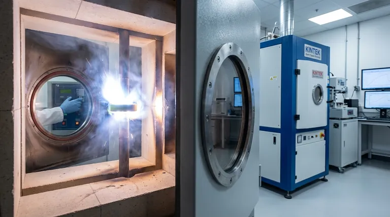 ما هو التلبيد الومضي؟ تحقيق تكثيف سريع وفعال للطاقة للسيراميك