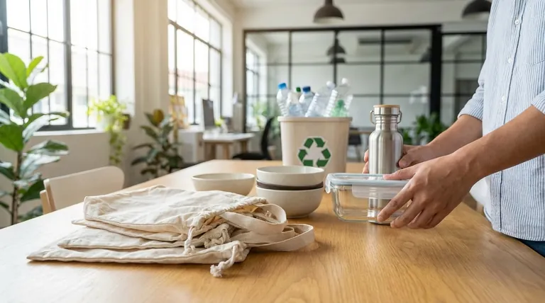 Какое устойчивое решение для сокращения пластиковых отходов? Руководство по иерархии обращения с отходами