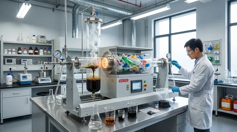 プラスチックの熱分解リサイクルとは?化学的プラスチック回収の深掘り