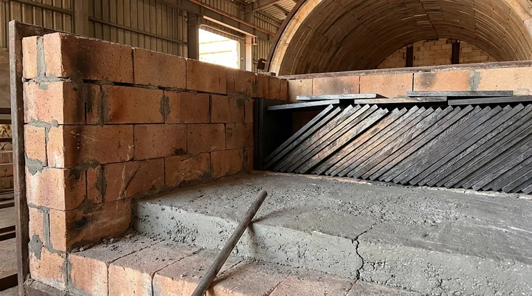 What are the materials used in the refractory lining of kilns? Choose the Right Lining for Maximum Durability