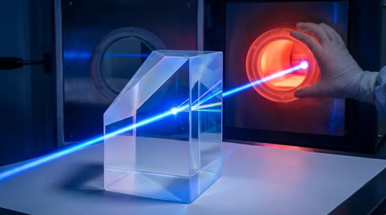 Quais são as aplicações do vidro de sílica fundida? Desbloqueie o Desempenho Extremo para Ambientes Exigentes