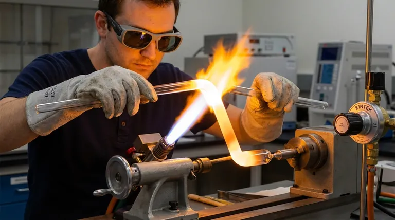 Как согнуть кварцевую трубку? Освойте высокотемпературный процесс для получения точных результатов